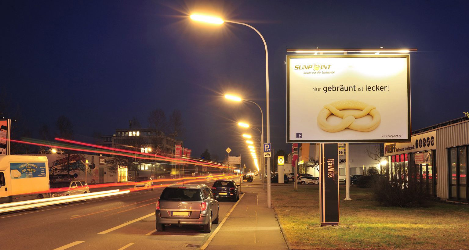 Großfläche 18/1 in konstanz auf 2,5 m monofuß – schwarz-außenwerbung | entdecke die power unserer out-of-home medien