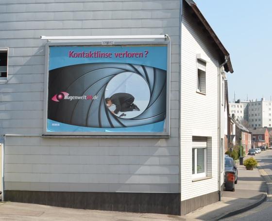 Werbefläche an einer gut sichtbaren Hausfassade zur Vermietung.
